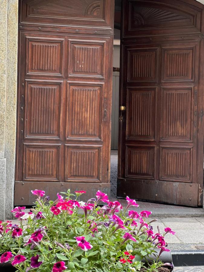 Appartamento In Centro Storico "La Casa Di Cri" Asti Ngoại thất bức ảnh