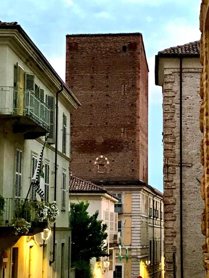 Appartamento In Centro Storico "La Casa Di Cri" Asti Ngoại thất bức ảnh