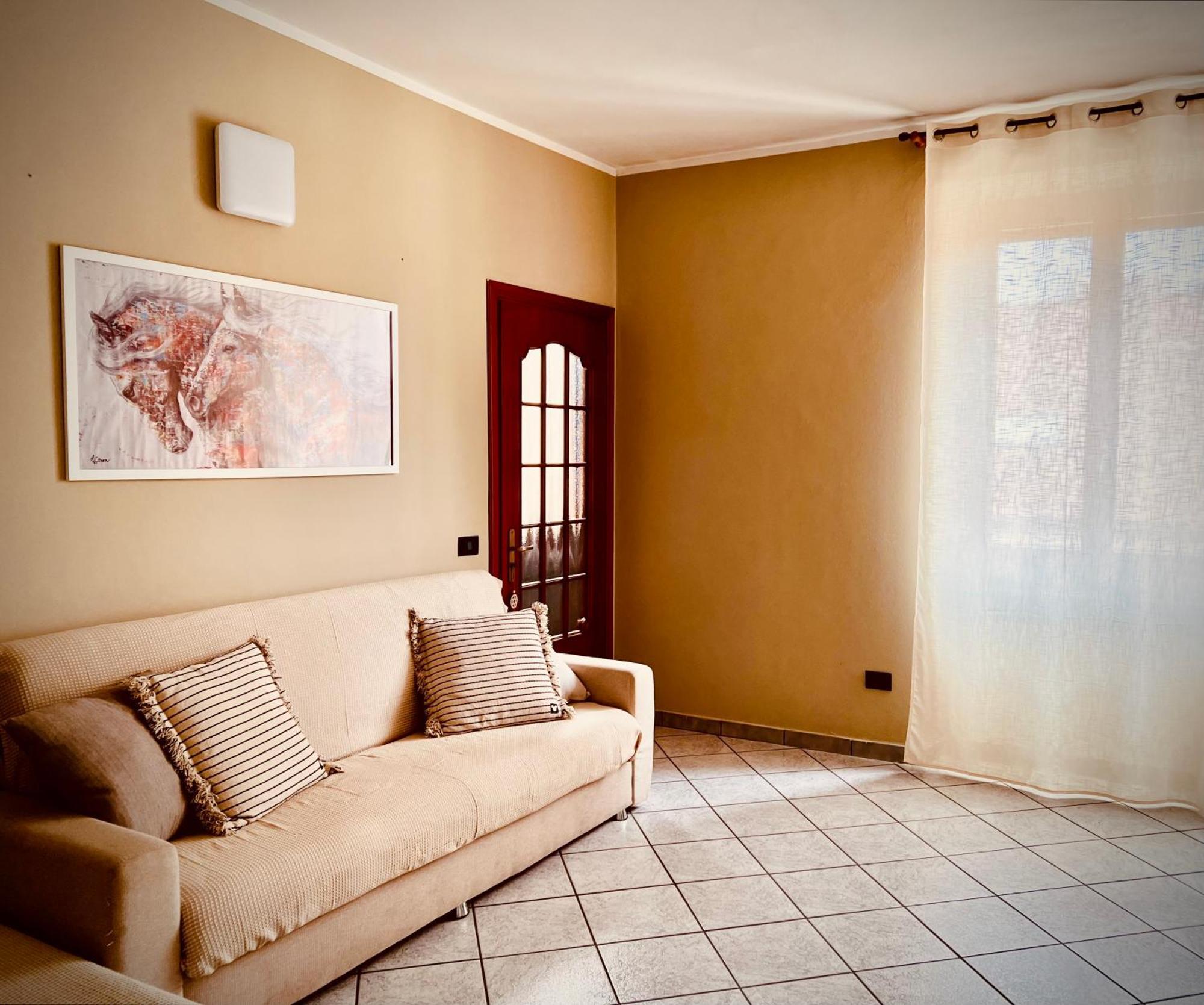 Appartamento In Centro Storico "La Casa Di Cri" Asti Ngoại thất bức ảnh